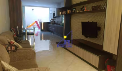 Sobrado com 3 dormitórios à venda, 220 m² por R$ 870.000,00 - Vila Ema - São Paulo/SP