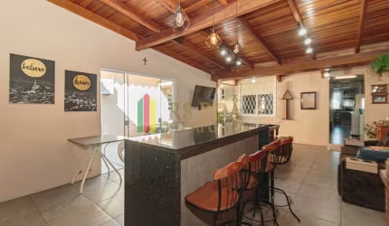 Casa com 2 quartos à venda na Rua Caetano La Porta, 430, Rubem Berta, Porto Alegre por R$ 399.000
