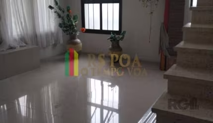 Apartamento com 3 quartos à venda na Rua Octávio de Souza, 481, Teresópolis, Porto Alegre por R$ 490.000
