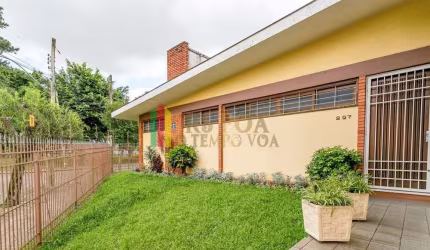 Casa com 3 quartos à venda na Rua Cândido Portinari, 297, São Sebastião, Porto Alegre por R$ 890.000