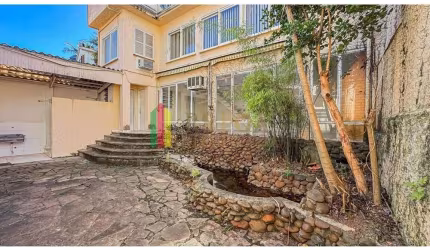 Casa com 4 quartos à venda na Rua Saica, 240, Petrópolis, Porto Alegre por R$ 897.000
