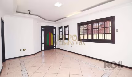 Casa com 4 quartos à venda na Rua Diana Terra, 385, Marechal Rondon, Canoas por R$ 690.000