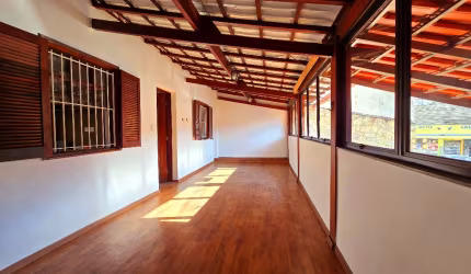 Ampla Casa com 3 Quartos, Piscina e Área Gourmet – Financiável!