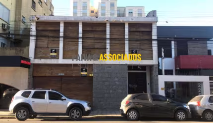 Casa com 4 quartos à venda na Rua Tiradentes, 2268, Centro, Pelotas por R$ 650.000