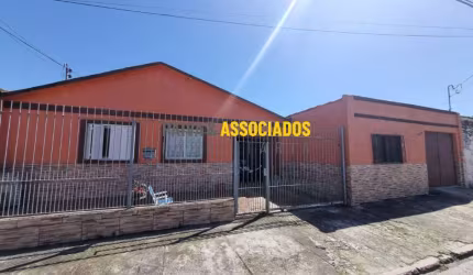 Casa com 3 quartos à venda na Monteiro Lobato, 101, Três Vendas, Pelotas por R$ 480.000