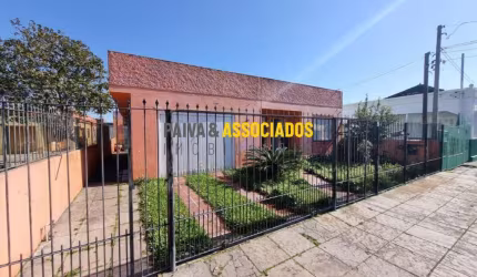 Casa com 2 quartos à venda na São Pedro, 161, Três Vendas, Pelotas por R$ 480.000