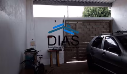 PARQUE SÃO PAULO CASA COM DOIS DORMITÓRIOS ÁREAS NOS FUNDOS PORTÃO FECHADO