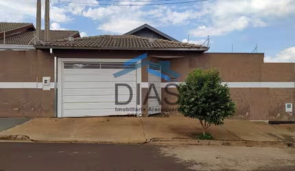 RESIDENCIAL CAMBUÍ CASA BEM LOCALIZADA COM 3 DORMITÓRIOS.