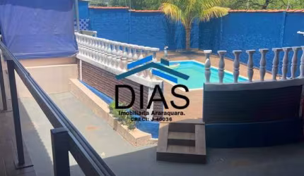 SERRA AZUL COM TRÊS DORMITÓRIOS VARANDA GOURMET E PISCINA COM CASCATA