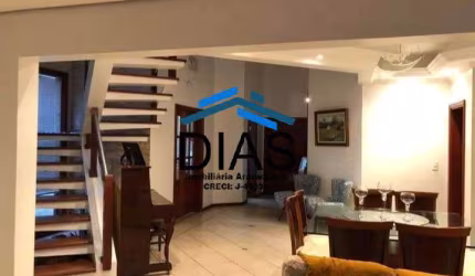 JARDIM ACLIMAÇÃO CASA COM TRÊS SUITES AREA GOURMET E PISCINA COM SPA