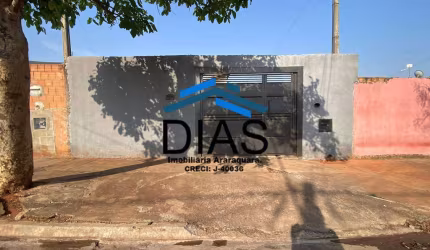 RESIDENCIAL LAURA MOLINA CASA DOIS DORMITÓRIOS E QUINTAL AMPLO 200 M