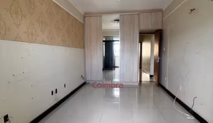 Apartamento reformado no Centro