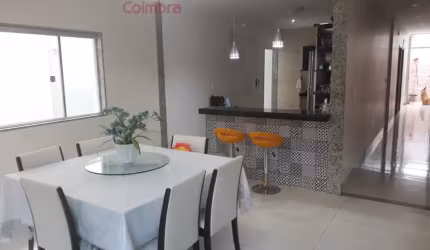 Casa baixa no bairro Grã Duquesa