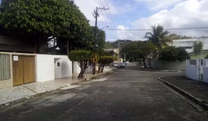Casa com 7 quartos, 300m², à venda em Recife, Barro