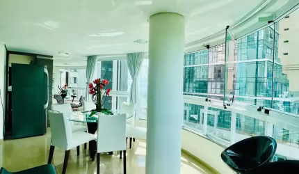 Lindo Apartamento Quadra Mar na Barra Sul em Balneário Camboriú- Apenas 50 metros da Praia