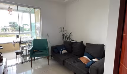 Apartamento 2 dormitórios 1 suíte a 500m da praia do Campeche