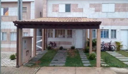 Casa 2 quartos, sala, cozinha, 2 vagas