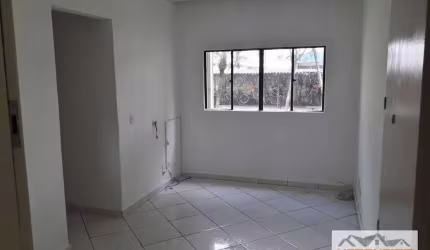 Lindo apartamento térreo com 2 quartos, armários, no Parque Industrial