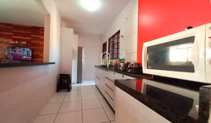 Casa com 2 quartos à venda na R., 7, Colúmbia, Londrina, 70 m2 por R$ 259.000