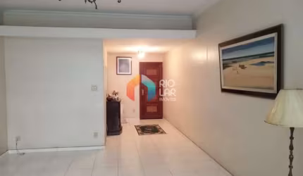 Laranjeiras, Apartamento, 3 Quartos, 2 banheiros, Repleto de Armários, Dependência, 1Vaga na Escrit