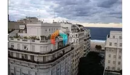 Copacabana, 4 Quartos, 3 banheiros, com 200M², Terraço com Vista Mar, Condomínio de Alto Nível, bai