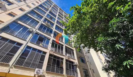 Apartamento à Venda em Botafogo, Quarto e Sala Original, Banheiro Amplo, Cozinha cabe fogão e gelad