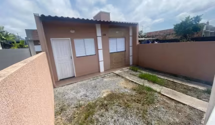 Casa para Venda em Matinhos, Rio da Onça, 2 dormitórios, 1 banheiro, 2 vagas