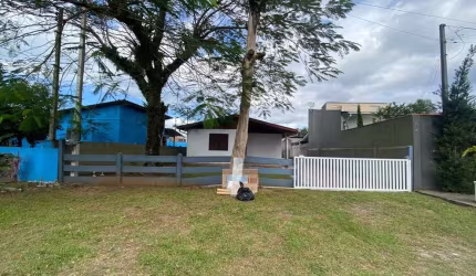 Casa para Locação em Matinhos, Balneário Flórida, 3 dormitórios, 1 banheiro, 3 vagas