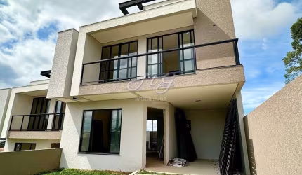 Sobrado à venda no bairro Centro em Quatro Barras/PR
