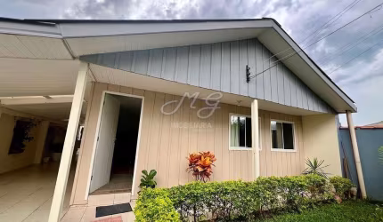 Casa à venda no bairro Jardim Menino Deus em Quatro Barras/PR