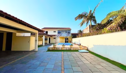 Casa à venda no bairro Centro - Guaratuba/PR