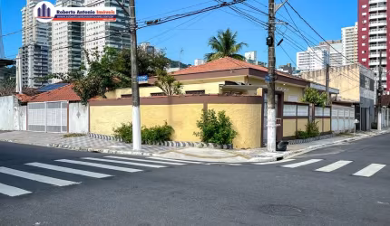 Casa para Locação em Praia Grande, Canto do Forte, 2 dormitórios, 1 suíte, 2 banheiros, 2 vagas