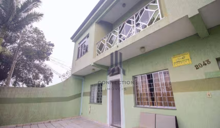 Sobrado com 1 dormitório para alugar, 45 m² por R$ 2.410,00/mês - Capão Raso - Curitiba/PR
