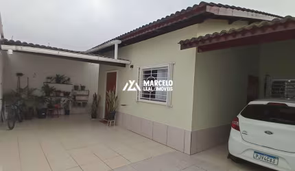Vendo Casa de laje, solta com 3/4 sendo 01 suíte com closet, fogão a lenha, 03 v