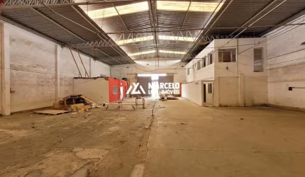 Vendo ou Alugo galpão com Habites Comercial e 750 M2 área útil com banheiros, co