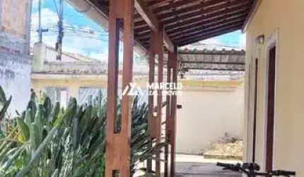 Espaçosa casa no Recreio, Vitória da Conquista - 6 quartos, 3 banheiros, 230m² -