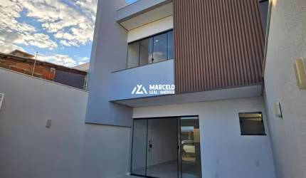 Vendo linda casa duplex de 3/4 sendo 01 suite, sala em conceito aberto com área