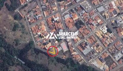 Vendo Terreno de esquina em rua asfaltada no Bairro Recreio com 306,72 m² proxim