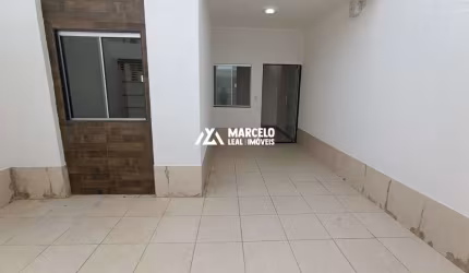 ALUGO, casa térrea com 3/4 sendo 01 suíte de laje com acabamento em porcelanato