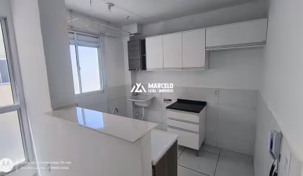 Vendo apartamento no 1º andar com  2 quartos,  armários planejados na cozinha em