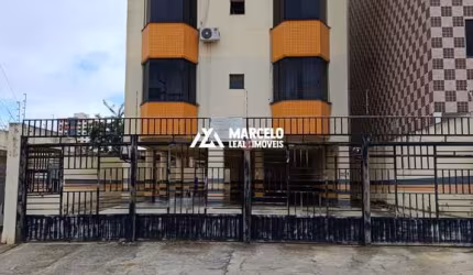 Alugo apto grande de 3º andar com 3/4 sendo 01 suíte + Dependência completa a po