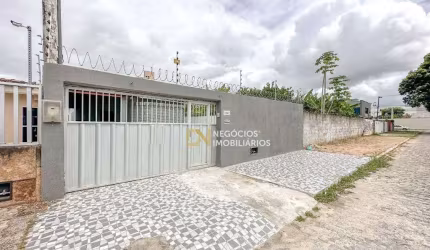 Casa com 3 dormitórios à venda, 200 m² por R$ 420.000,00 - Candelária - Natal/RN