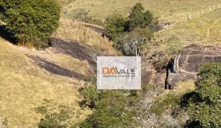 Maravilhoso terreno rural com rio e corredeira em Gonçalves MG