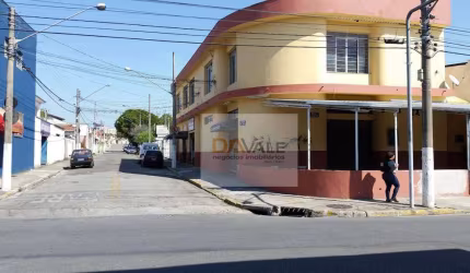 Prédio comercial com 09 salas à venda em Caçapava.