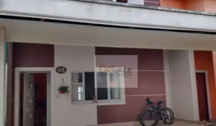 Maravilhoso sobrado em condomínio próximo a região central