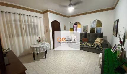 Linda Casa 3 dormitórios com suíte com excelente localização.