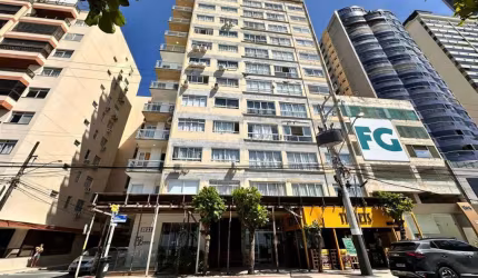FLAT LATERAL PREDIO FRENTE MAR!