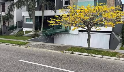7 Dormitórios sendo 6 Suítes