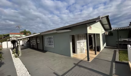 Casa para Venda em Guaratuba, Brejatuba, 3 dormitórios, 2 banheiros, 5 vagas