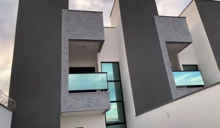 Casa Sobrado com 3 quartos, 2 vagas, Área de Lazer no Bairro Novo Mundo em Uberlândia!!!